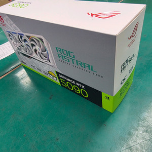 (미개봉)ROG ASTRAL GeForce RTX 5090 OC white