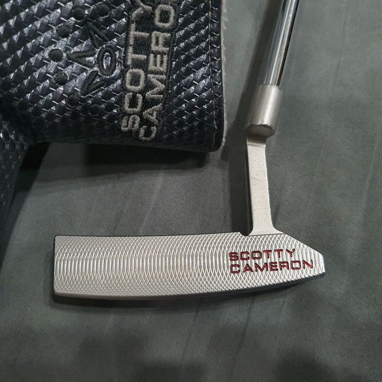 스카티카메론 캘리포니아(몬테레이)34인치 퍼터(국내정품)상태좋아요. 이미지