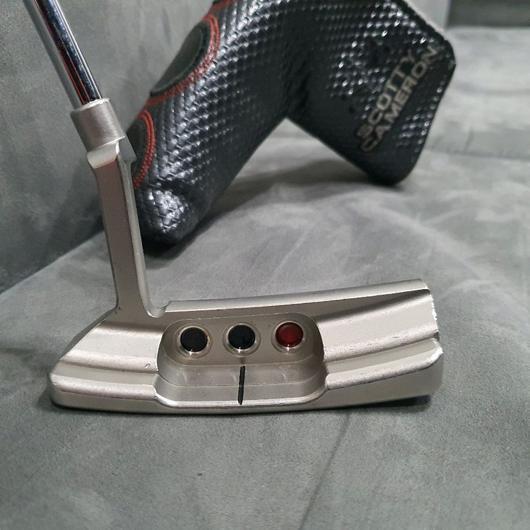 스카티카메론 캘리포니아(몬테레이)34인치 퍼터(국내정품)상태좋아요. 이미지