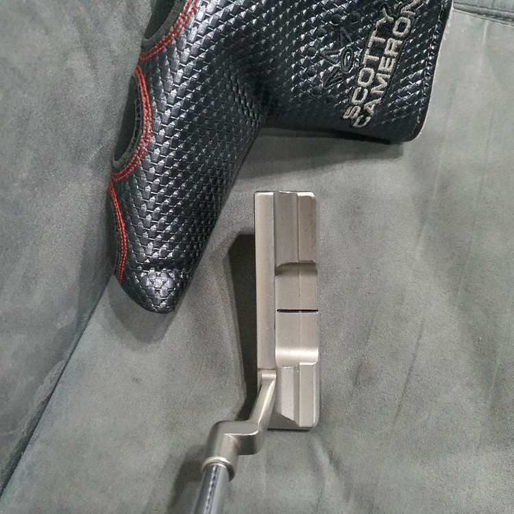 스카티카메론 캘리포니아(몬테레이)34인치 퍼터(국내정품)상태좋아요. 이미지