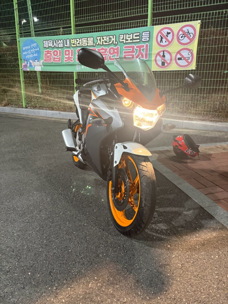 혼다 CBR125r 급처 이미지
