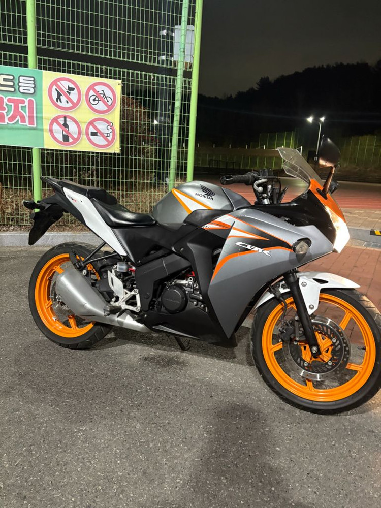 혼다 CBR125r 급처 이미지