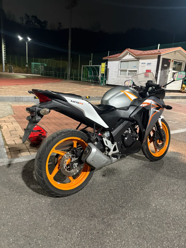 혼다 CBR125r 급처 이미지