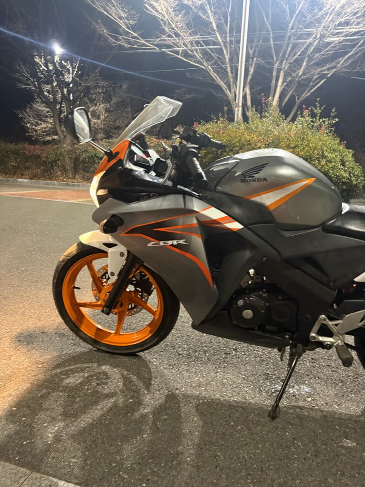 혼다 CBR125r 급처 이미지