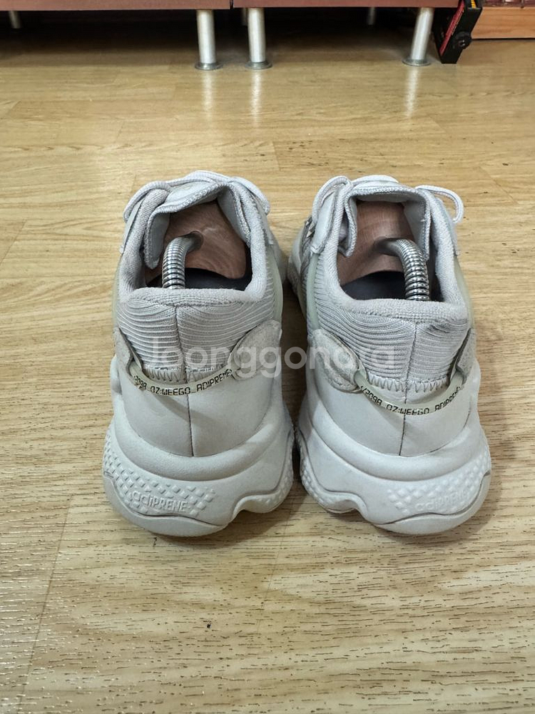 아디다스 오즈위고 아이보리 운동화 (250cm)--2