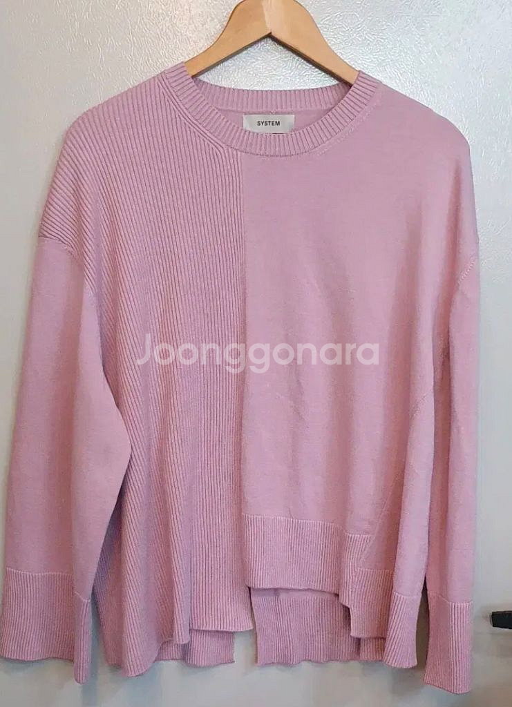 SYSTEM 브랜드 핑크퍼플 니트90F 독특하게 니트 짜임이 반반 다르게 되어있어요. 언발로되어 고급스럽고이쁨 옆트--1