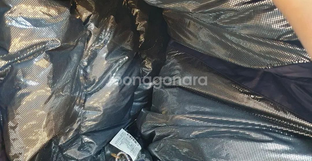 콜롬비아 옴니히트 거위털 대장급패딩105라벨컷팅되있지만옷은상태깨끗 빵빵해요--2