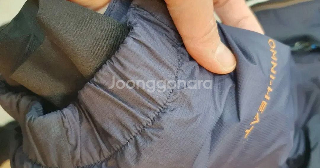 콜롬비아 옴니히트 거위털 대장급패딩105라벨컷팅되있지만옷은상태깨끗 빵빵해요--3