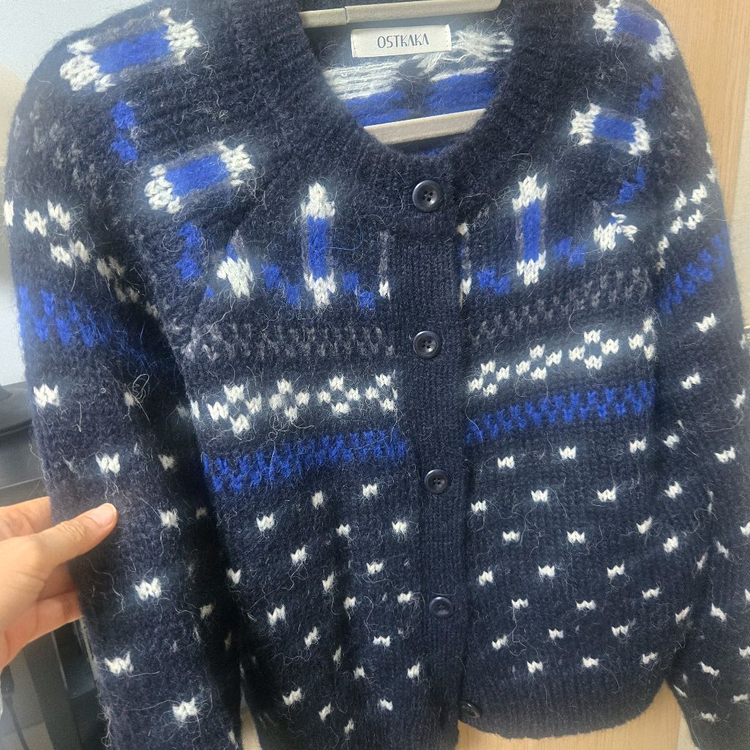 오스트카카 노르딕 가디건 이미지