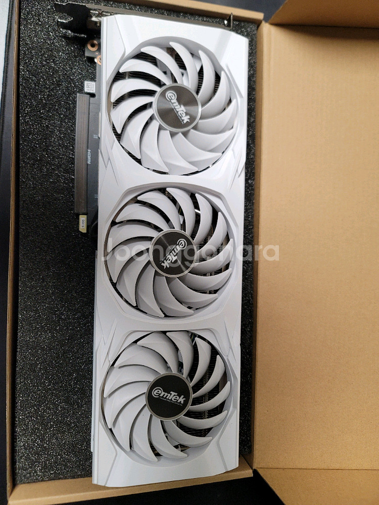 RTX 4070 SUPER 그래픽카드--1