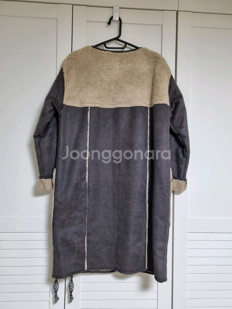 루즈핏 무스탕코트. 프리사이즈--1