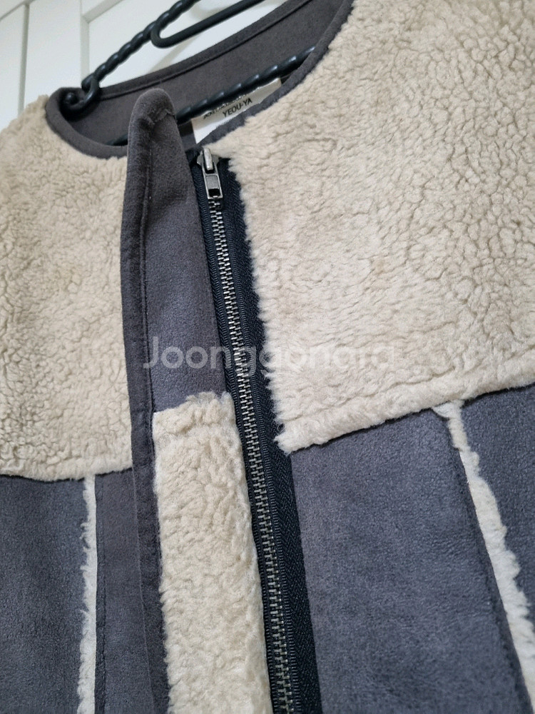 루즈핏 무스탕코트. 프리사이즈--2