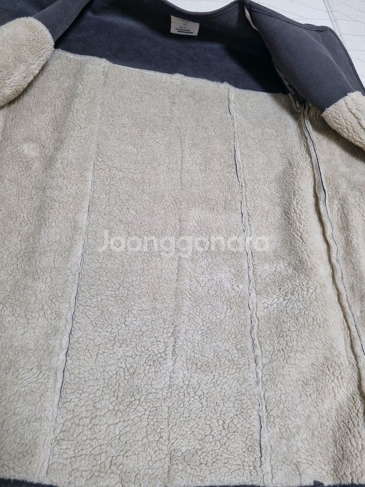 루즈핏 무스탕코트. 프리사이즈--4