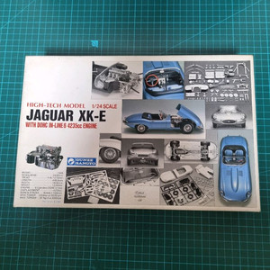 군제1/24 하이테크 재규어 XK-E