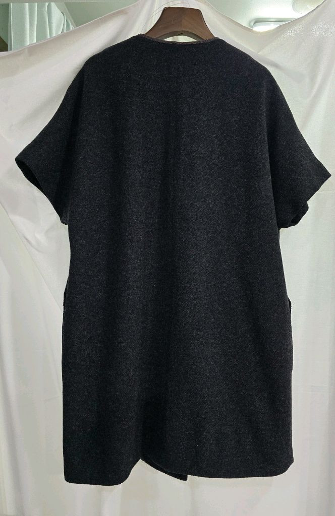 sogo 차콜색 반팔 코트--2