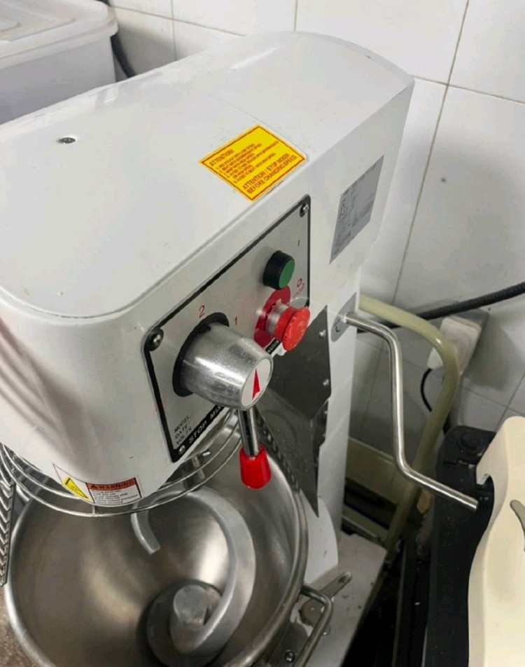 포데로소 M30 업소용 대용량 반죽기--1