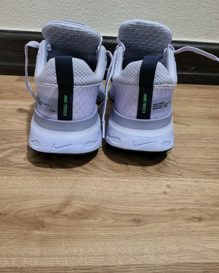 나이키 운동화 리액트 인피니티 런 플아이트3(DZ3014-500) 판매합니다. 이미지