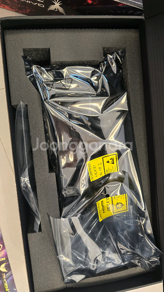 RTX 5070Ti 그래픽카드 gainward phoenix s--1