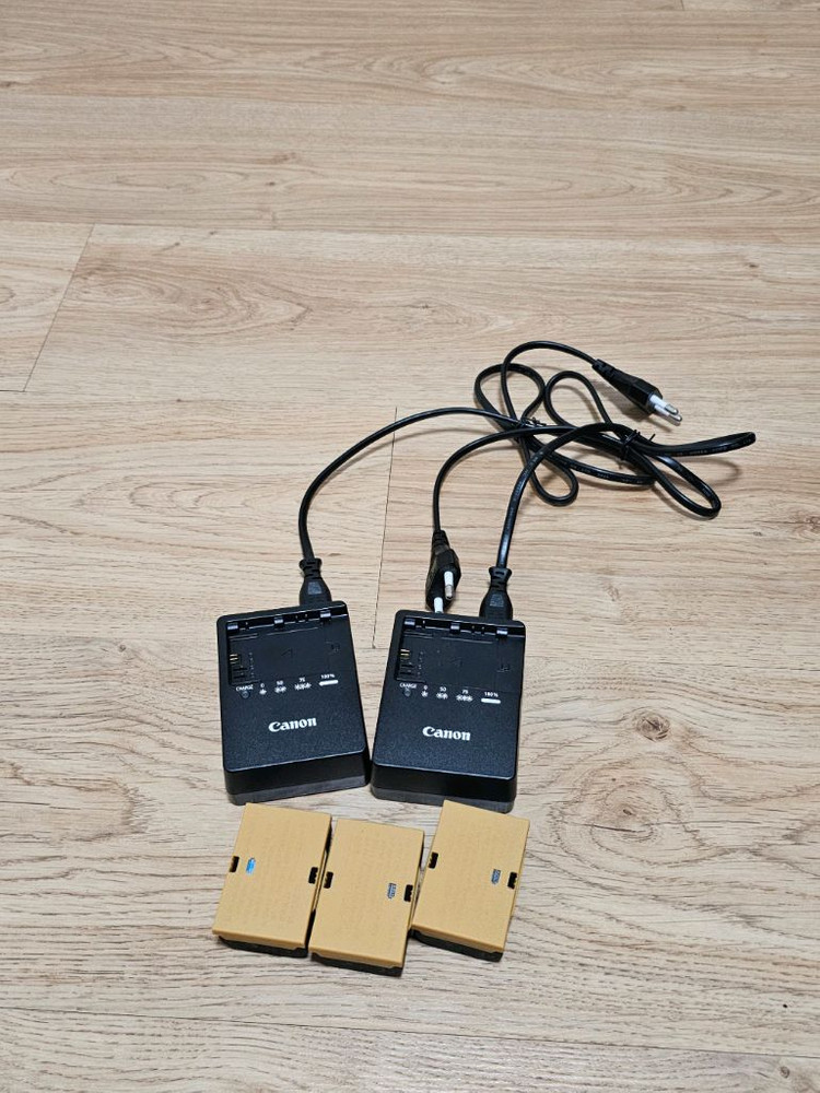 캐논 정품배터리 LP-E6NH 2개+ 충전기 1개--1