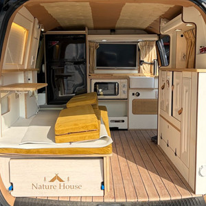 그랜드 스타랙스 캠핑카 이미지