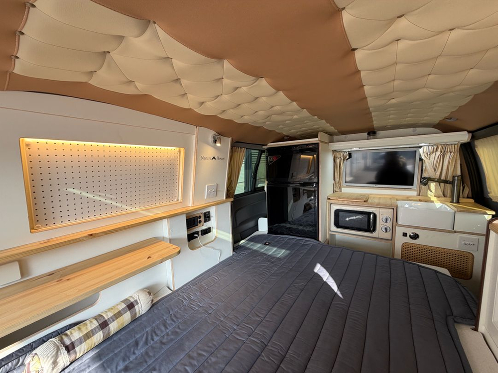 그랜드 스타랙스 캠핑카 이미지