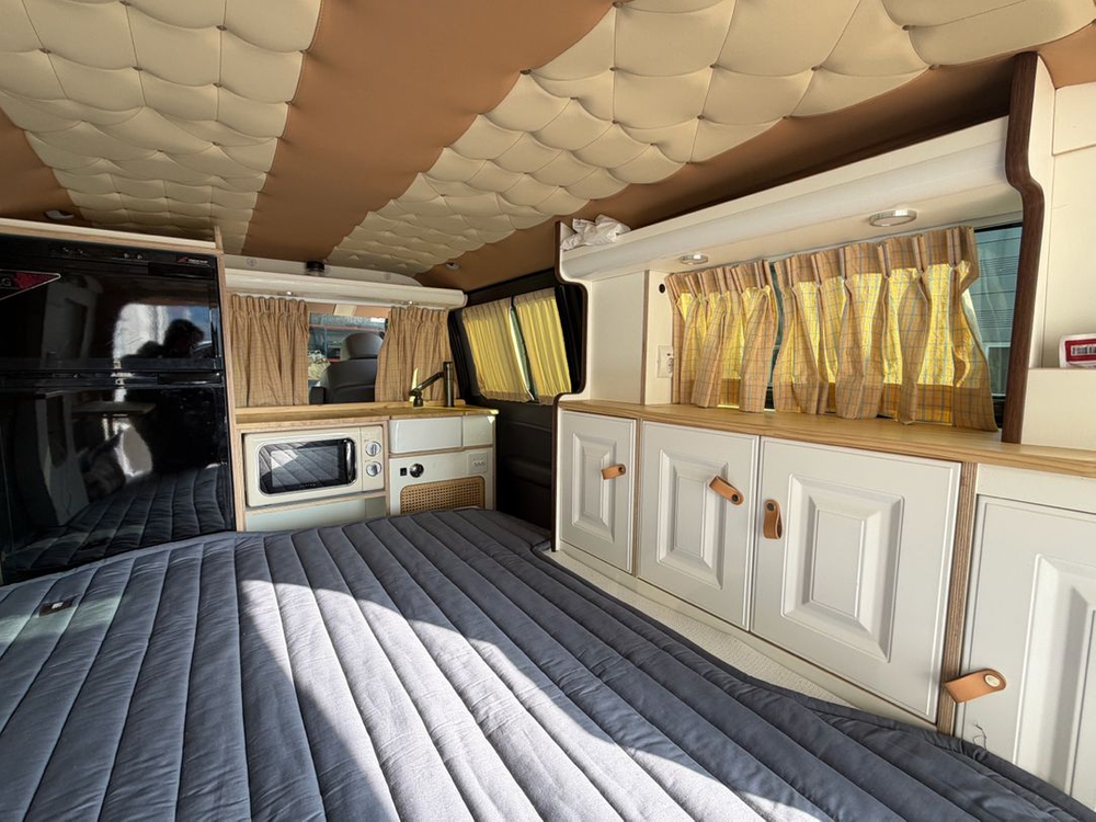 그랜드 스타랙스 캠핑카 이미지