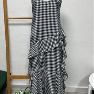 깅엄 체크 프릴 뷔스티에 나시 슬리브리스 레이어드 백포인트 롱 원피스