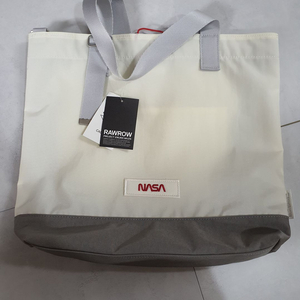 로우로우 나사 콜라보 크로스백 도트백