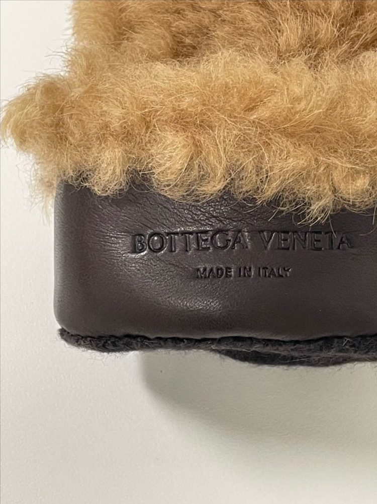 새상품 보테가 베네타 테디 시어링 레더 장갑 브라운 컬러--3
