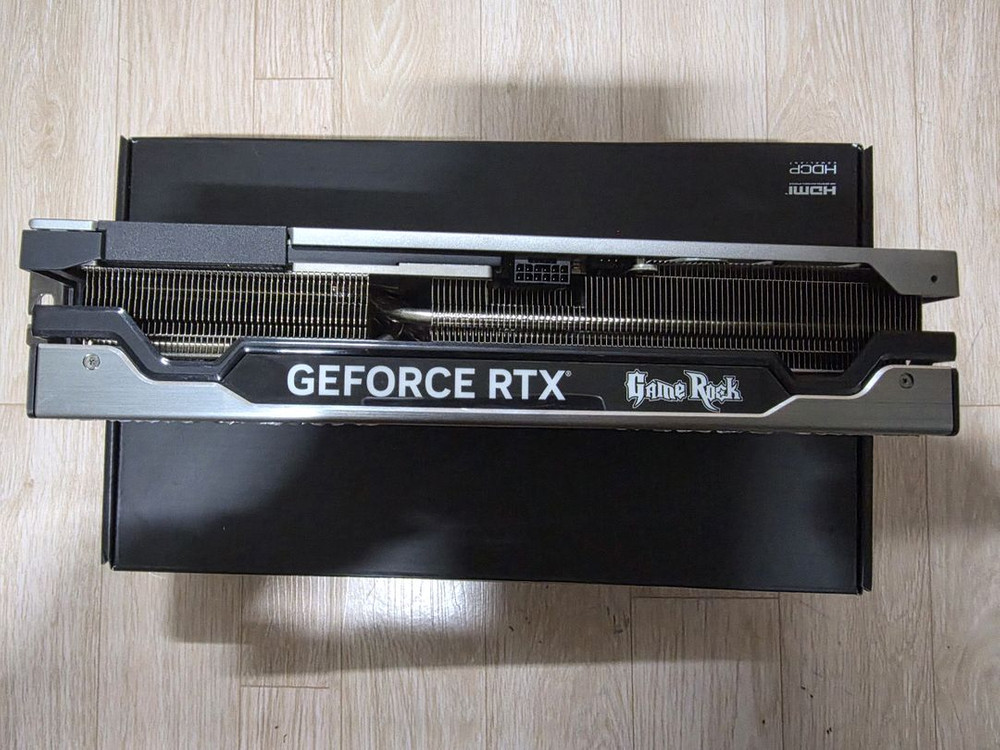 !한정판! Palit GameRock 4070ti 12gb Classic 그래픽카드--4