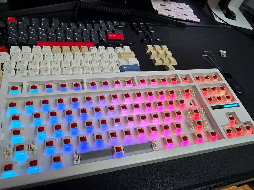 씽크웨이 TV88 텐키리스 88기계식 키보드 HMX선셋축 이미지