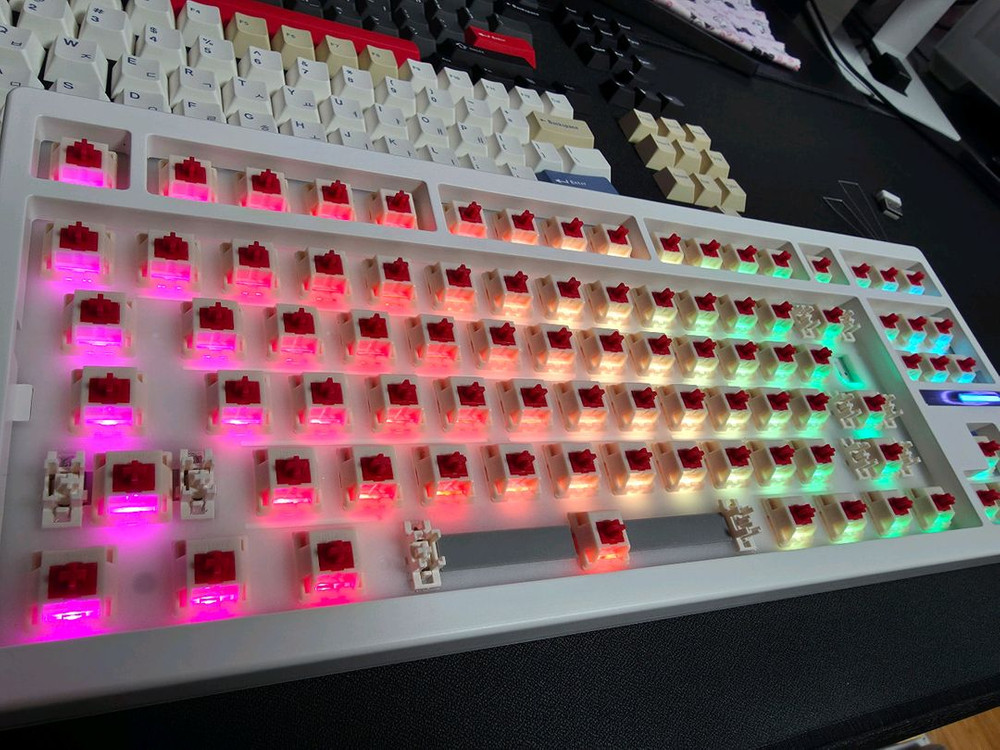 씽크웨이 TV88 텐키리스 88기계식 키보드 HMX선셋축 이미지