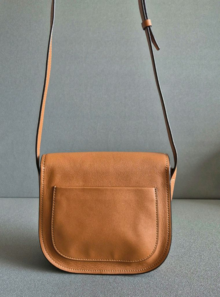 빈폴 브라운 빈 새들백 크로스백 이미지