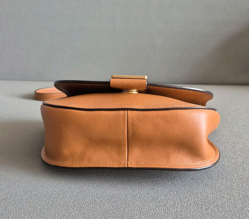 빈폴 브라운 빈 새들백 크로스백 이미지