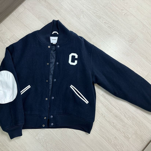 커버낫 C 로고 울 바시티 점퍼 판매합니다~