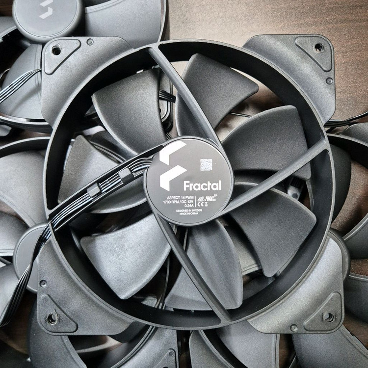프랙탈디자인 140미리 쿨링팬 새제품--1