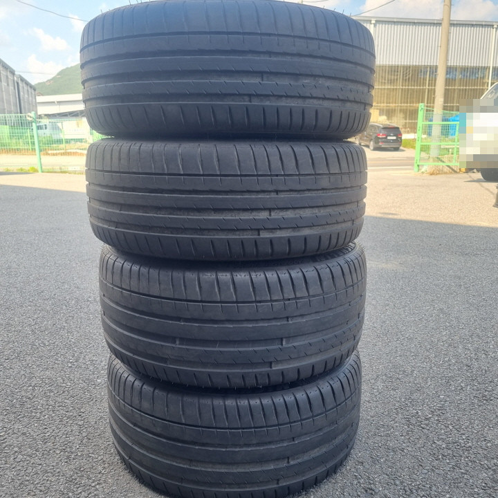 225 45 18 255 40 18미쉐린ps4 런플렛 중고타이어 한대분 판매합니다 이미지