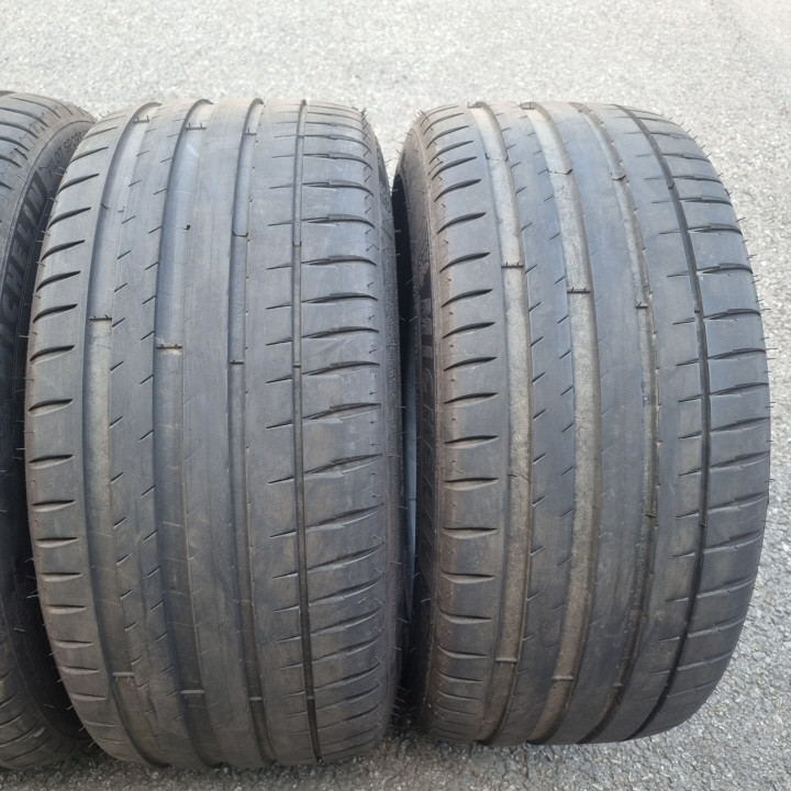 225 45 18 255 40 18미쉐린ps4 런플렛 중고타이어 한대분 판매합니다 이미지