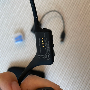 샥즈 오픈스윔(OpenSwim) 골전도 MP3 스포츠 이어폰 판매합니다.