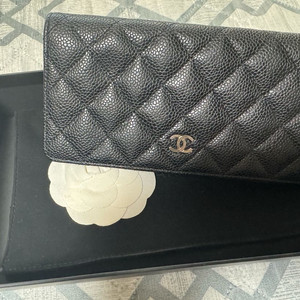 샤네 캐비어 금장 장지갑