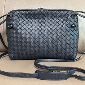 보테가베네타 인트레치아토 노디니 크로스백 스몰 블랙 이미지