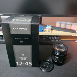 올림푸스 12-45mm F4 PRO 렌즈