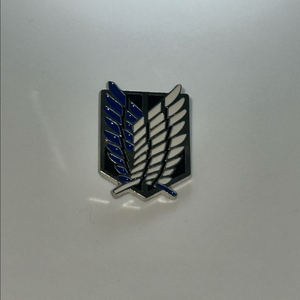 진격의 거인 뱃지