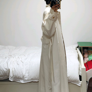 아이보리 트렌치코트