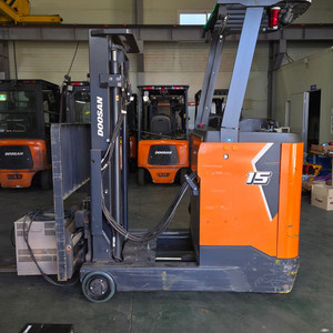 두산 1.5톤 입식 중고지게차 판매