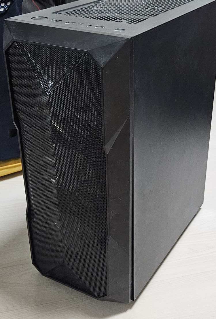 13600k + RTX4070Ti 컴퓨터 팝니다--3