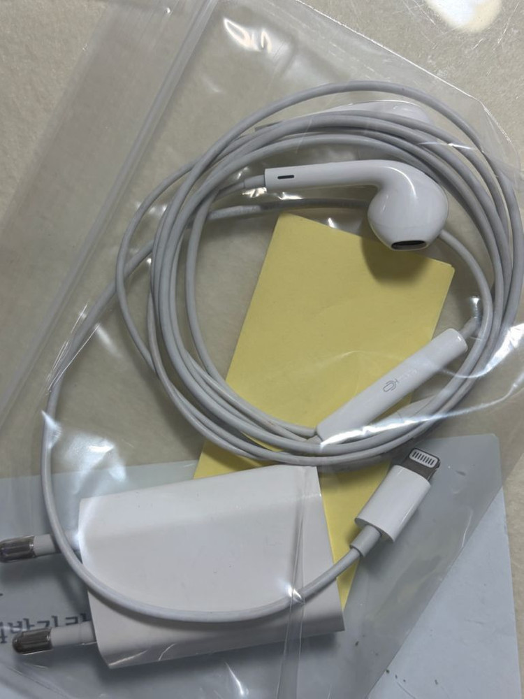 아이폰 12 미니 화이트 128기가 풀박스+케이스 상태좋음--3