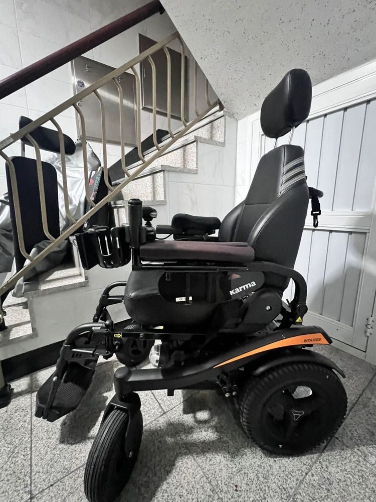 휠로피아 kp31.2 장애인 전동 휠체 어 이미지