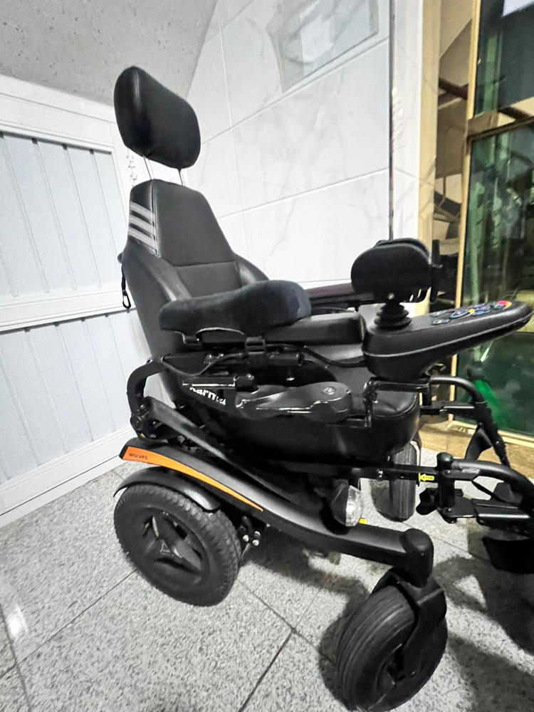 휠로피아 kp31.2 장애인 전동 휠체 어 이미지