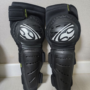 무릎/정강이 보호대, 스위스 브랜드 IXS 말렛, S사이즈 (거의 새 제품)